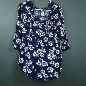 FADED GLORY Blue and White Top